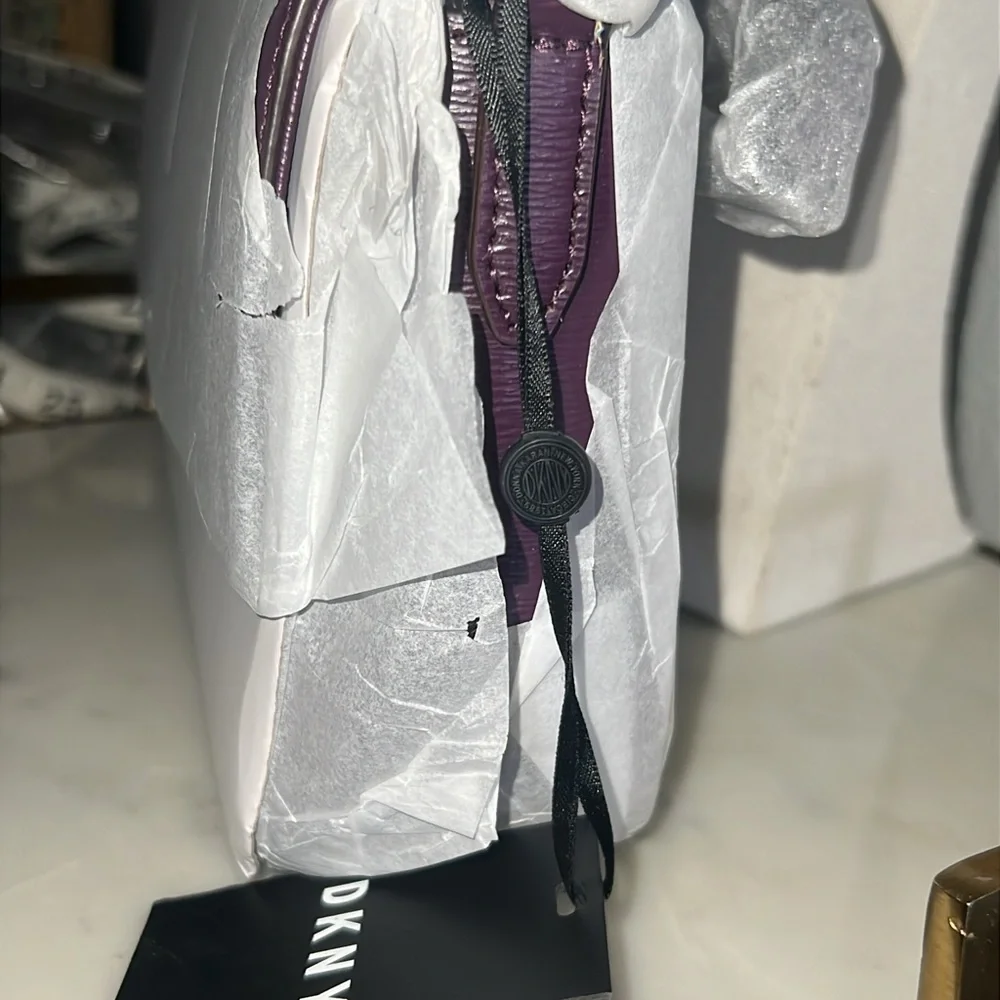 DKNY Bryant MD Flap Crossbody Bag Purple Wine Cow Leather NWT 2018 - Picture 5 of 6